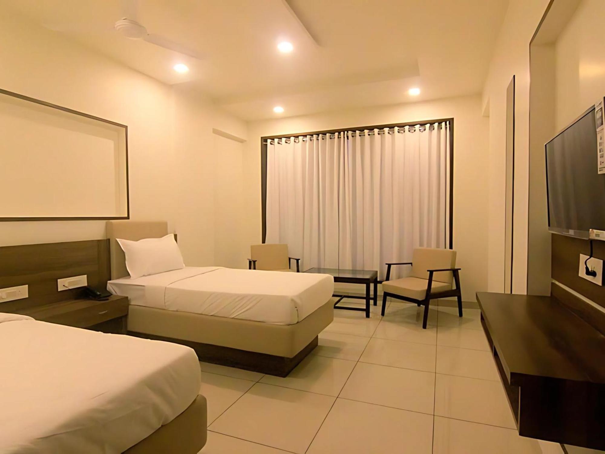Srijan Inn Ābu Road Buitenkant foto